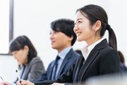 就職セミナーに参加している学生たち