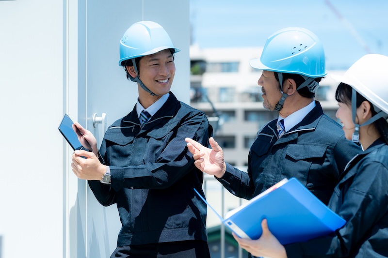 建設現場で働く人たち