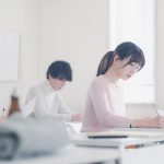 授業を受ける学生のイメージ