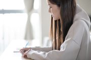 授業を受ける学生