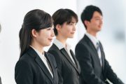 内定式に参加している学生たち