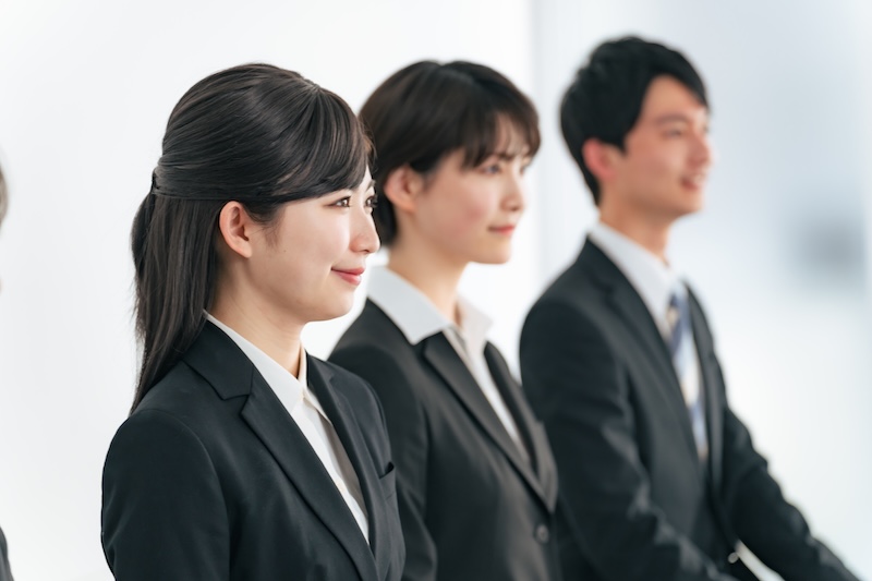 内定式に参加している学生たち