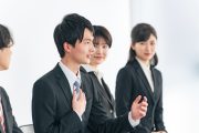 面接で自己PRをする学生のイメージ