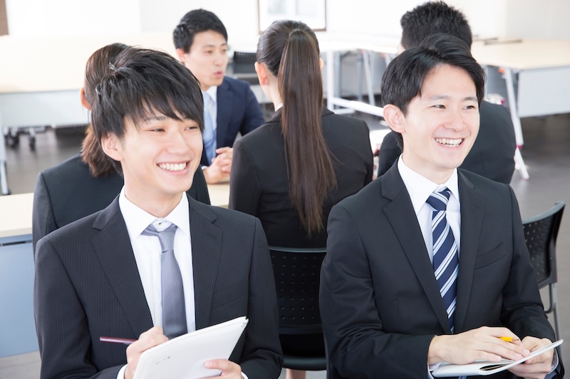ディスカッション中の学生たち